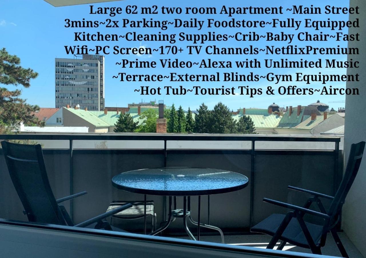 E2 Luxury Oldtown Apt - 2X Parking, Foodstore, Pcscreen, Netflix, Unlimited Music, Crib, Babychair, Fastwifi, Aircon Kassa Kültér fotó