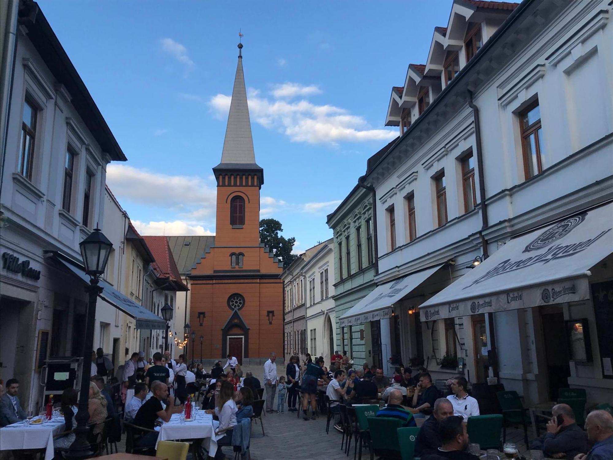 E2 Luxury Oldtown Apt - 2X Parking, Foodstore, Pcscreen, Netflix, Unlimited Music, Crib, Babychair, Fastwifi, Aircon Kassa Kültér fotó